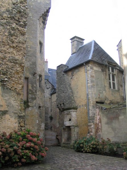 Arromanches Bayeux Caen (6)
